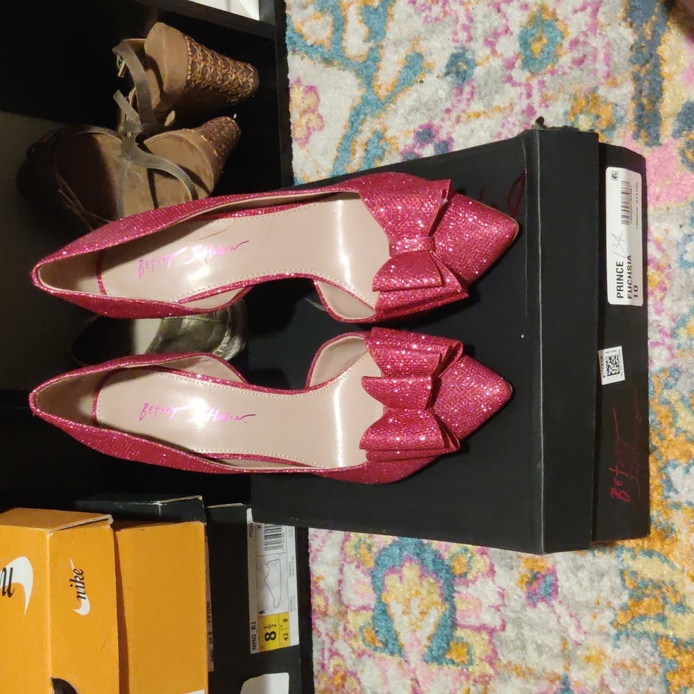 Betsy Johnson Fuschia Prince Pump